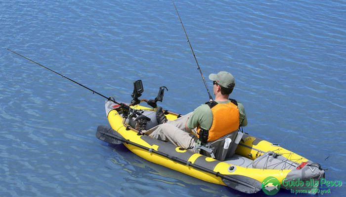 Pesca dal kayak in acque interne